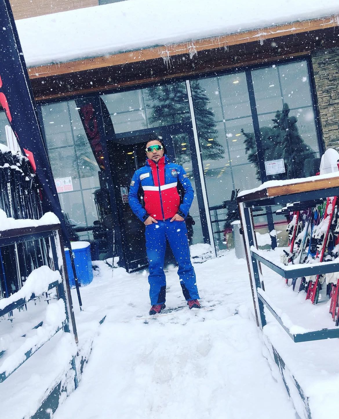 Rasim Hoca profesyonel kayak ekipmanları ile - Uludağ kayak merkezi