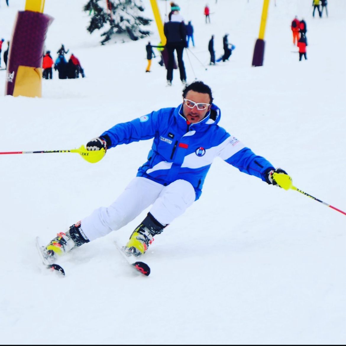 Rasim Hoca profesyonel kayak eğitmeni Uludağ'da kayak dersi veriyor - Türkiye Kayak Federasyonu sertifikalı